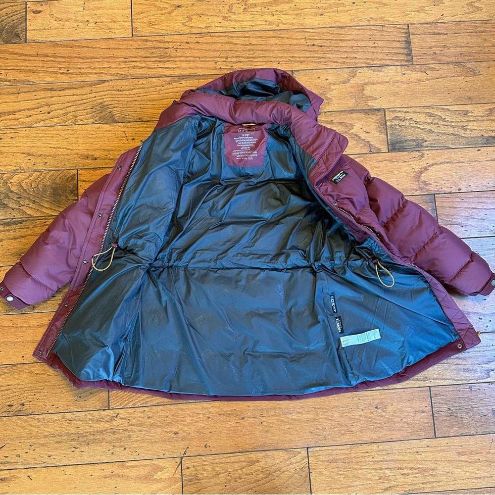 L.L. Bean Petite Mountain Classic Down Parka - New without Tag/never worn - Picture 4 of 5